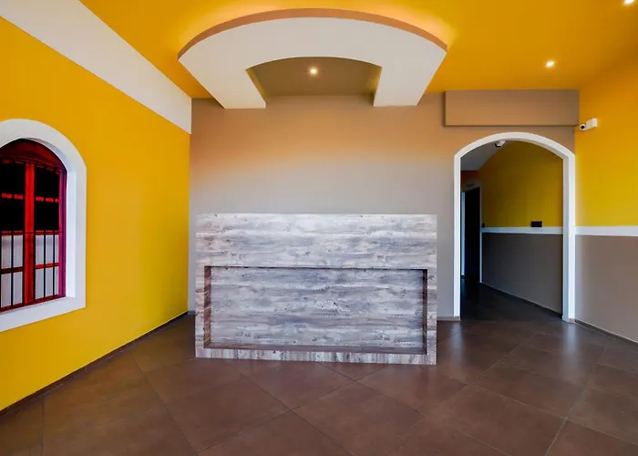 Hotel O Home Le Bliss Hotels ,3 Mins Walk From Rock Beach